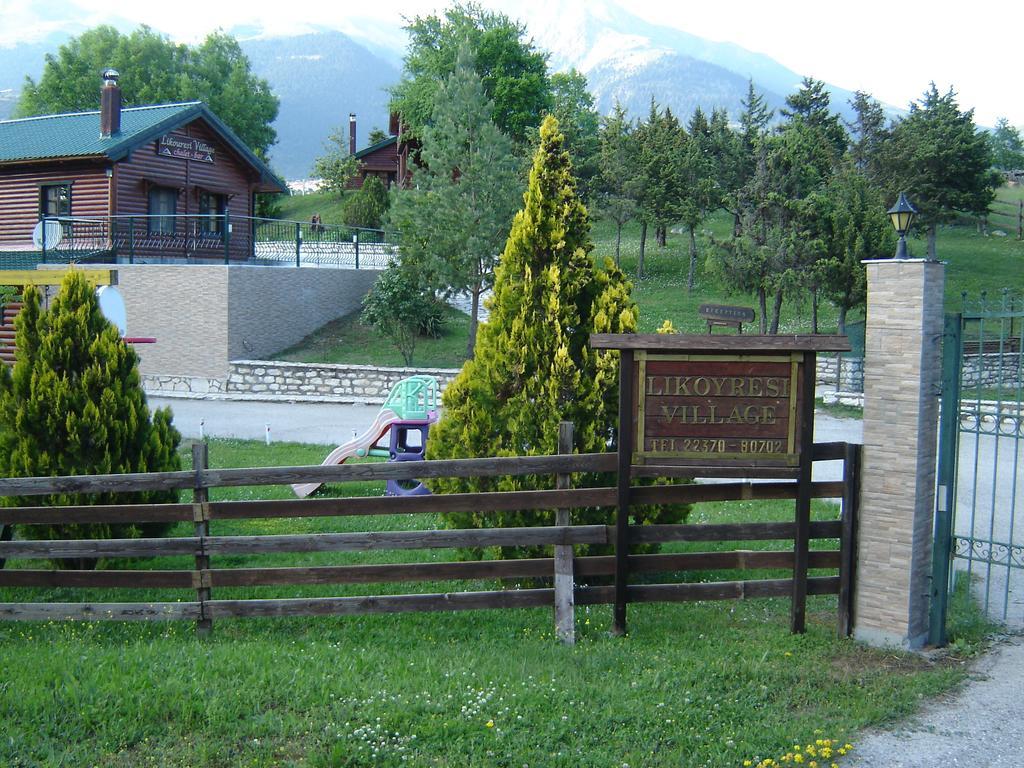 Chalet Likouresi Village Karpenísion Eksteriør billede
