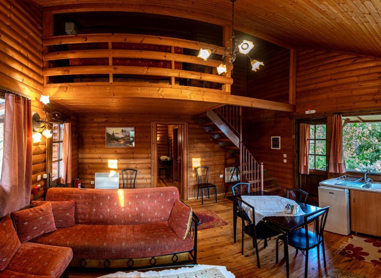Chalet Likouresi Village Karpenísion Eksteriør billede