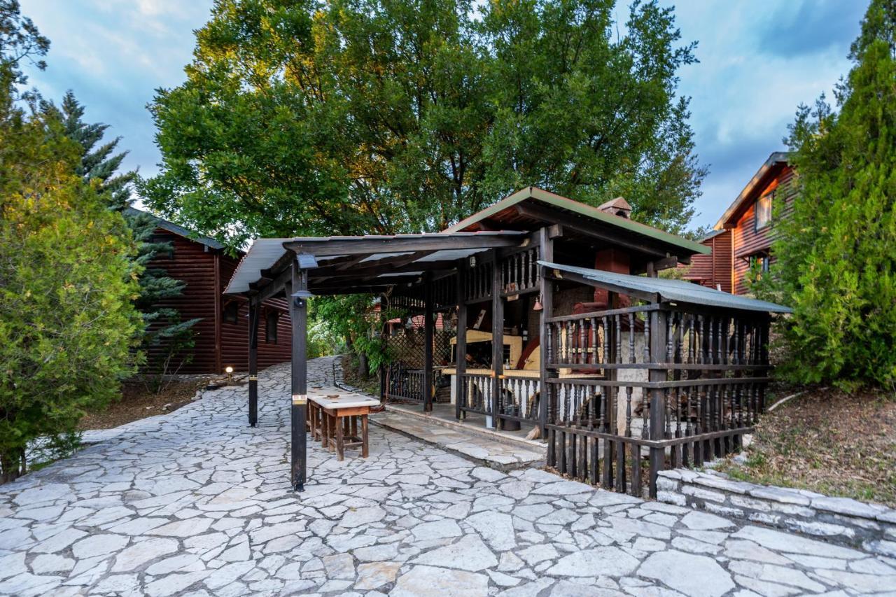 Chalet Likouresi Village Karpenísion Eksteriør billede