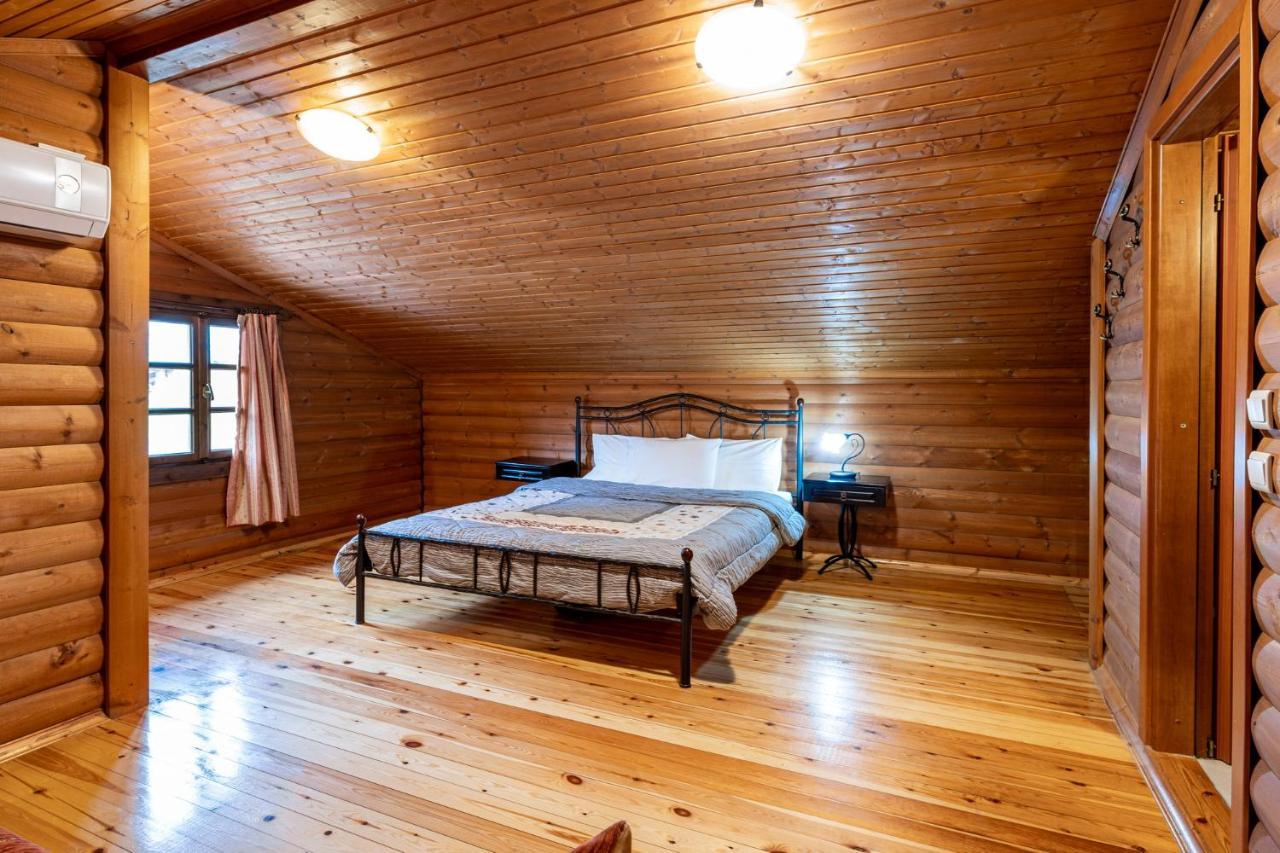 Chalet Likouresi Village Karpenísion Eksteriør billede